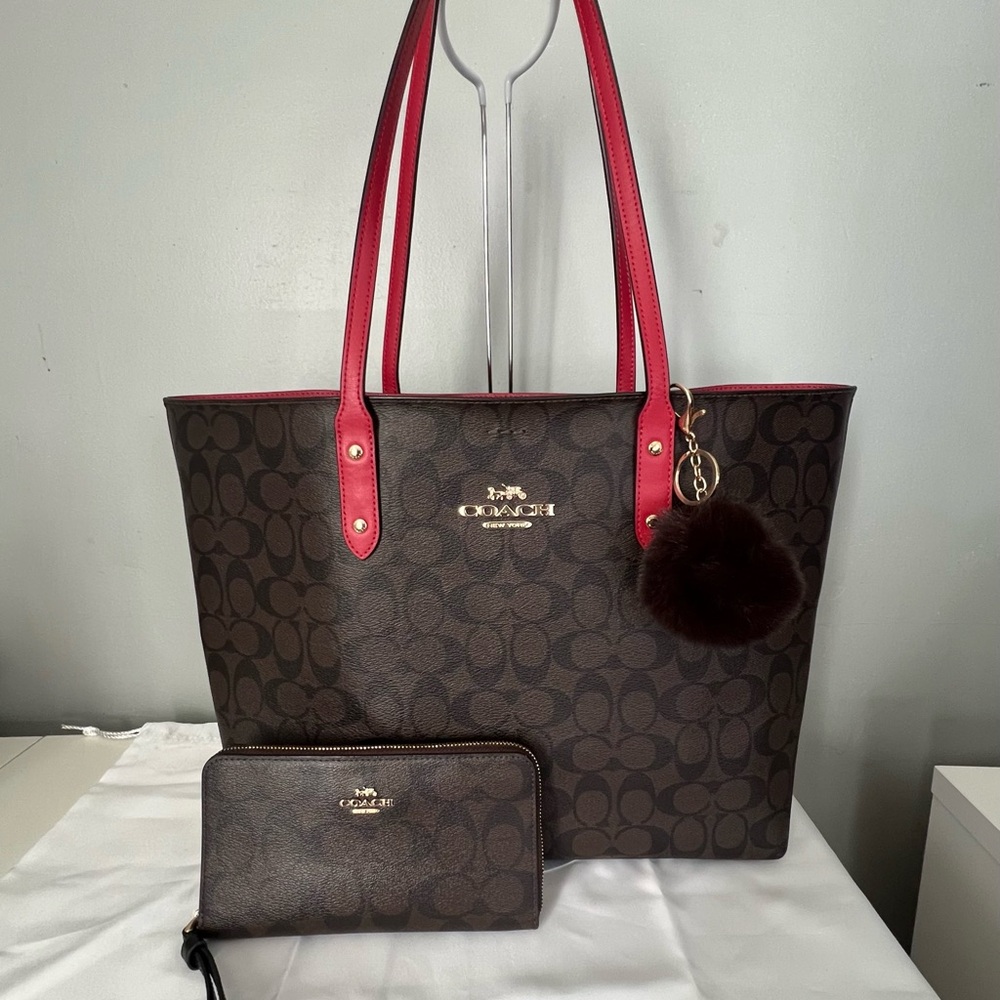Coach Town Tote Bag And Wallet